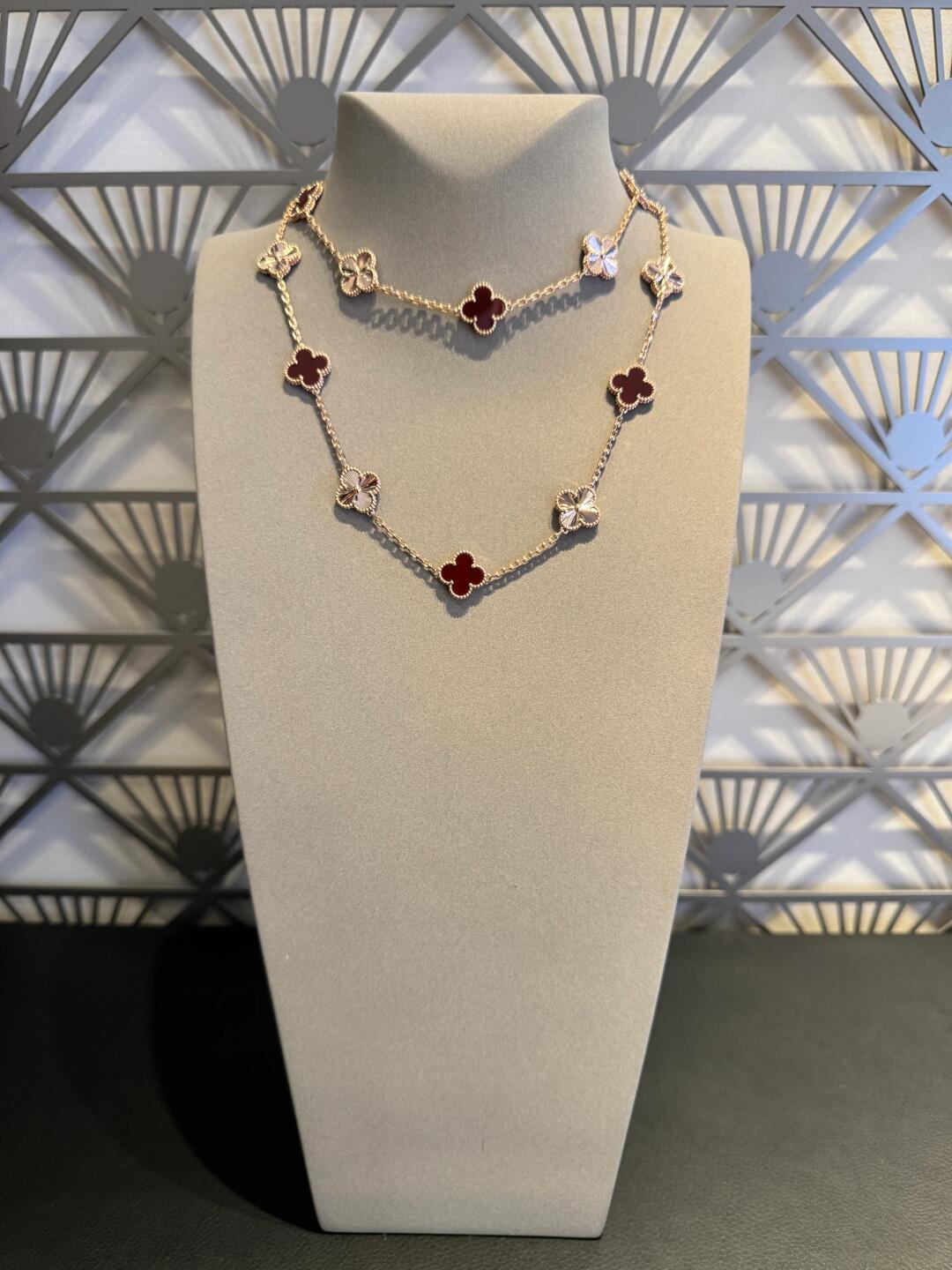 [ECHO ]CLOVER 20 MOTIFS LASER CARNELIAN NECKLACE
