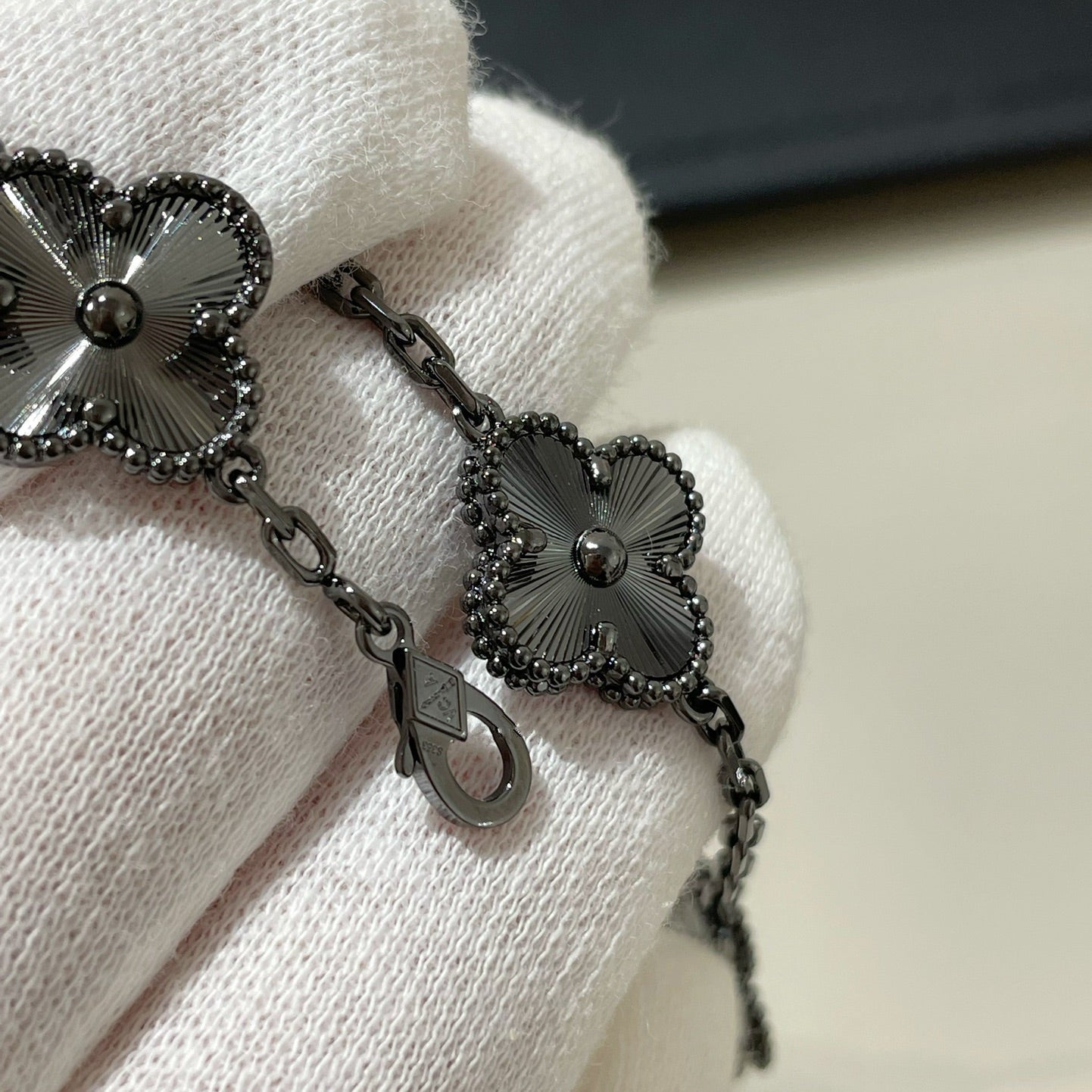 [ECHO ]CLOVER 5 MOTIF BLACK BRACELET