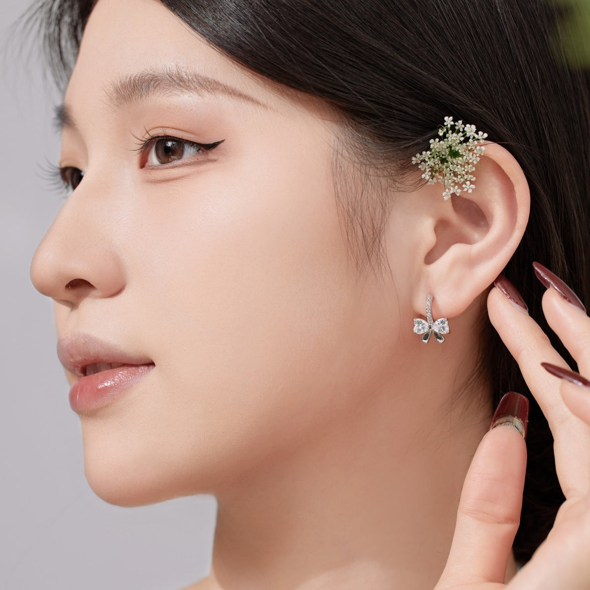 [ECHO ]Exquisite Earrings With Heart-Shaped Bow Design