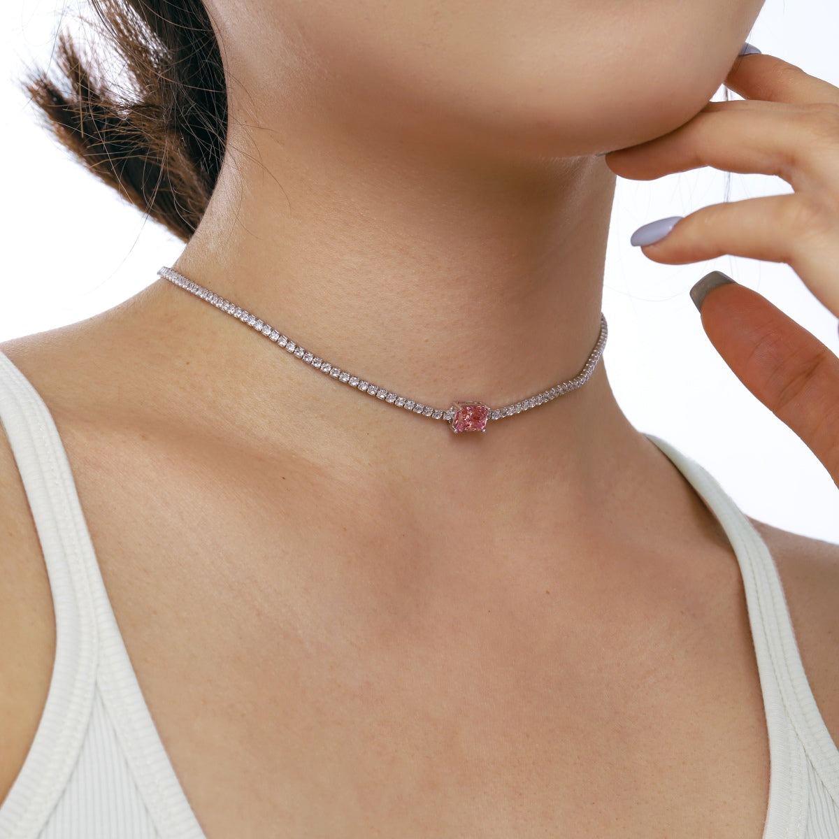 [ECHO ]2.0 carat Ornate Emerald Cut Necklace