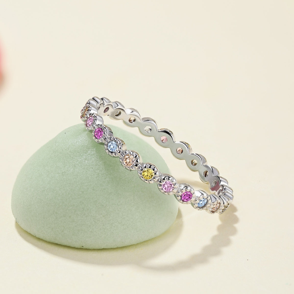 [ECHO ]Radiant Sparkling Round Cut Daily Ring
