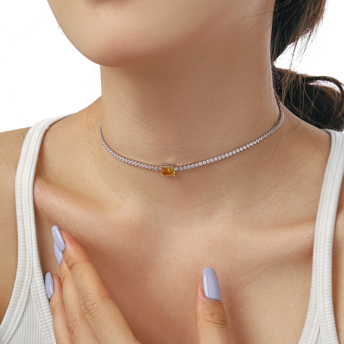 [ECHO ]2.0 carat Ornate Emerald Cut Necklace
