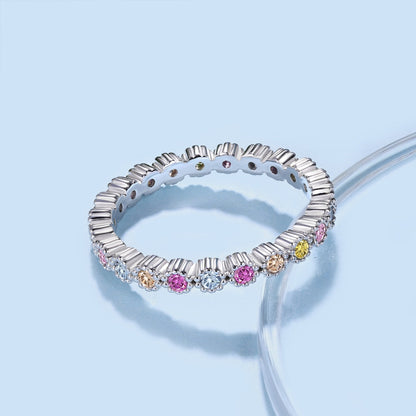 [ECHO ]Unique Scintillating Round Cut Daily Ring