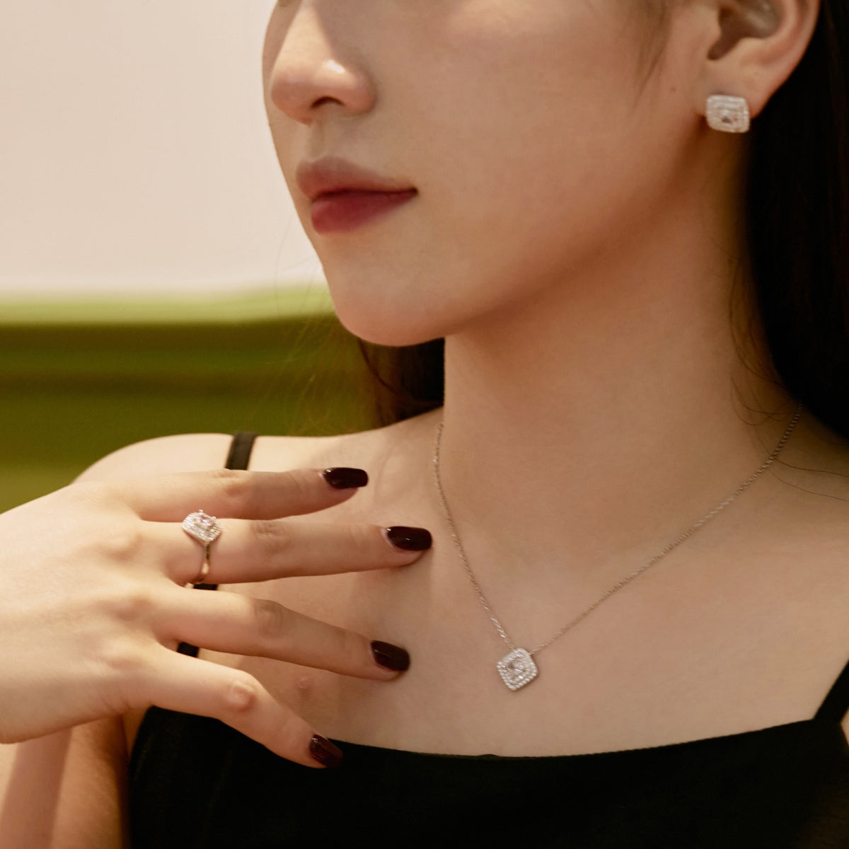 [ECHO ]Sparkling Asscher Cut Necklace
