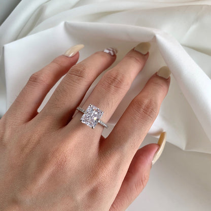 [ECHO ]4.0 Carat Luxurious Engagement Ring