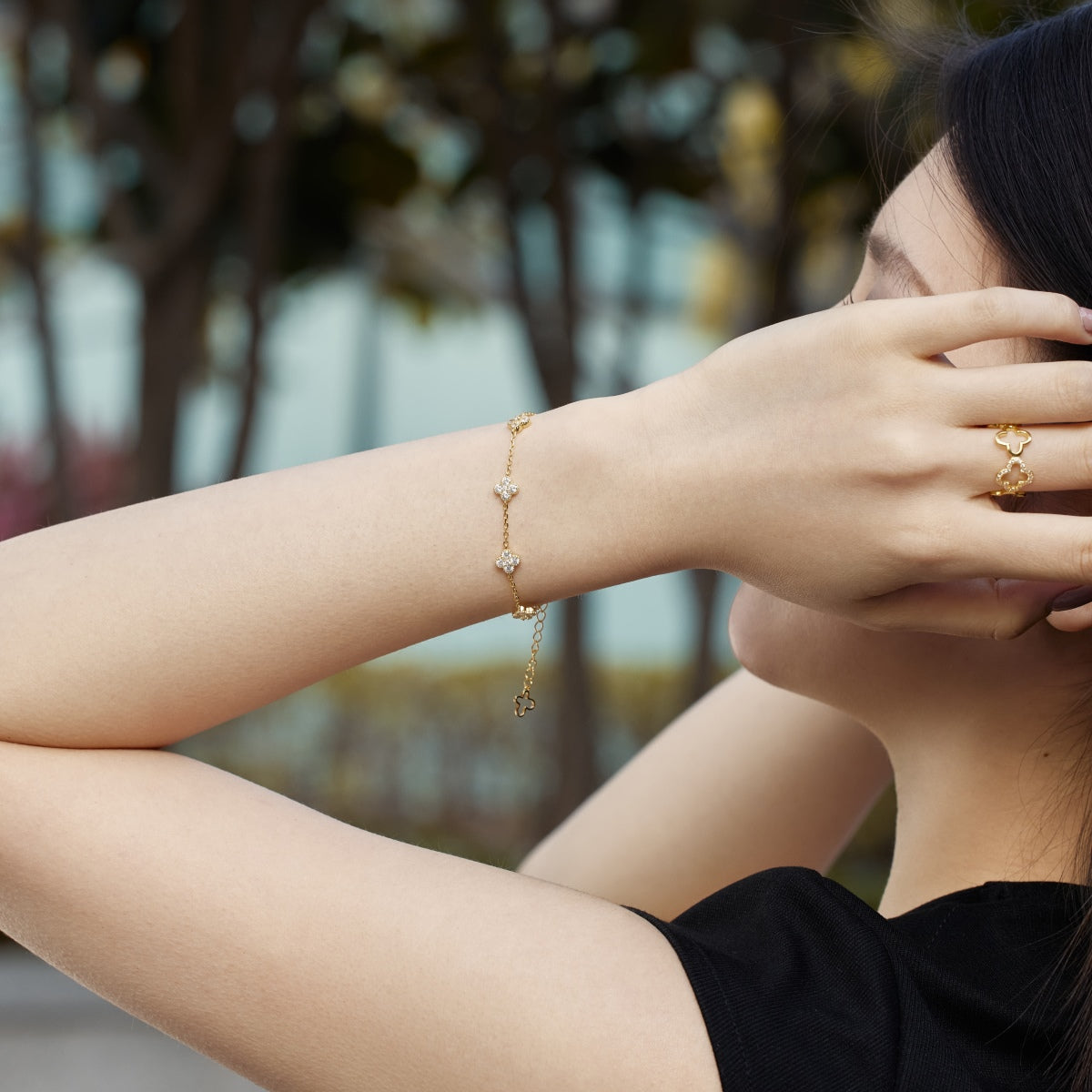 [ECHO ]Four-Leaf Clover Hollow Butterfly Bracelet