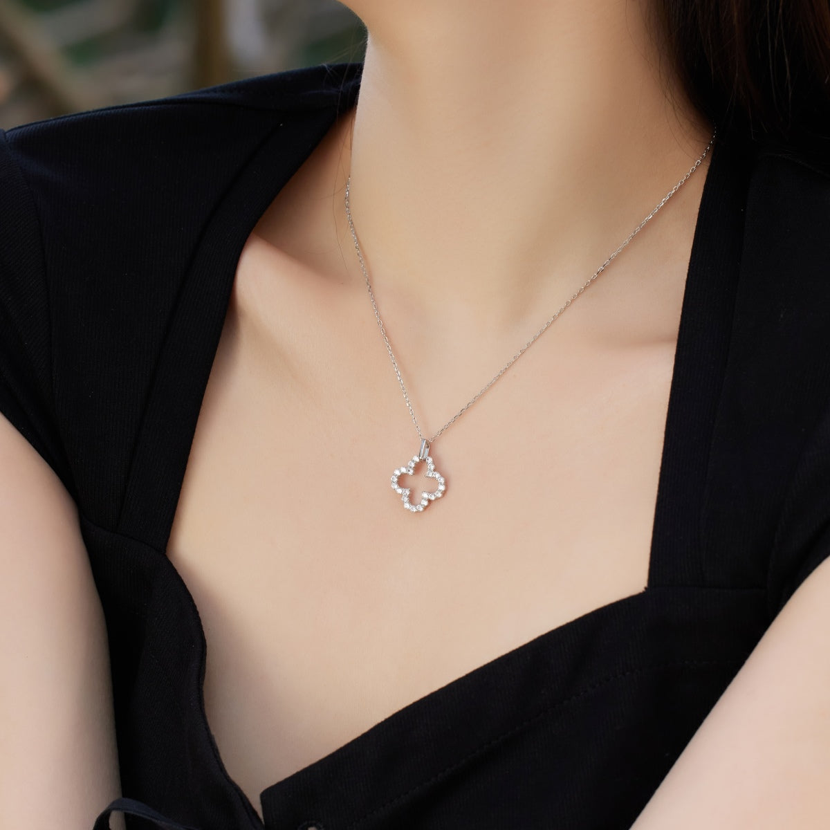 [ECHO ]Four-Leaf Clover Hollow Design Exquisite Necklace