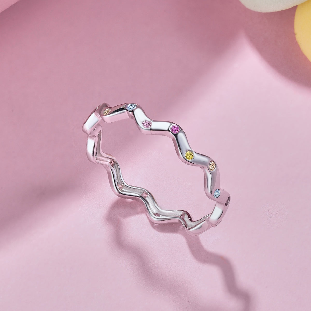[ECHO ]Ornate Vibrant Round Cut Daily Ring