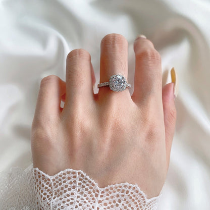 [ECHO ]Dazzling Resplendent Round Cut Wedding Ring