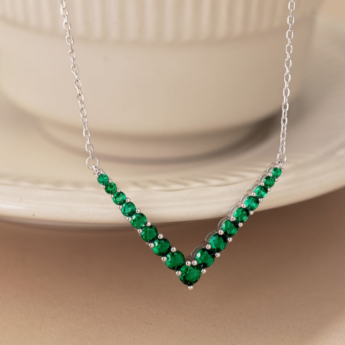 [ECHO ]Ornate Round Cut Necklace
