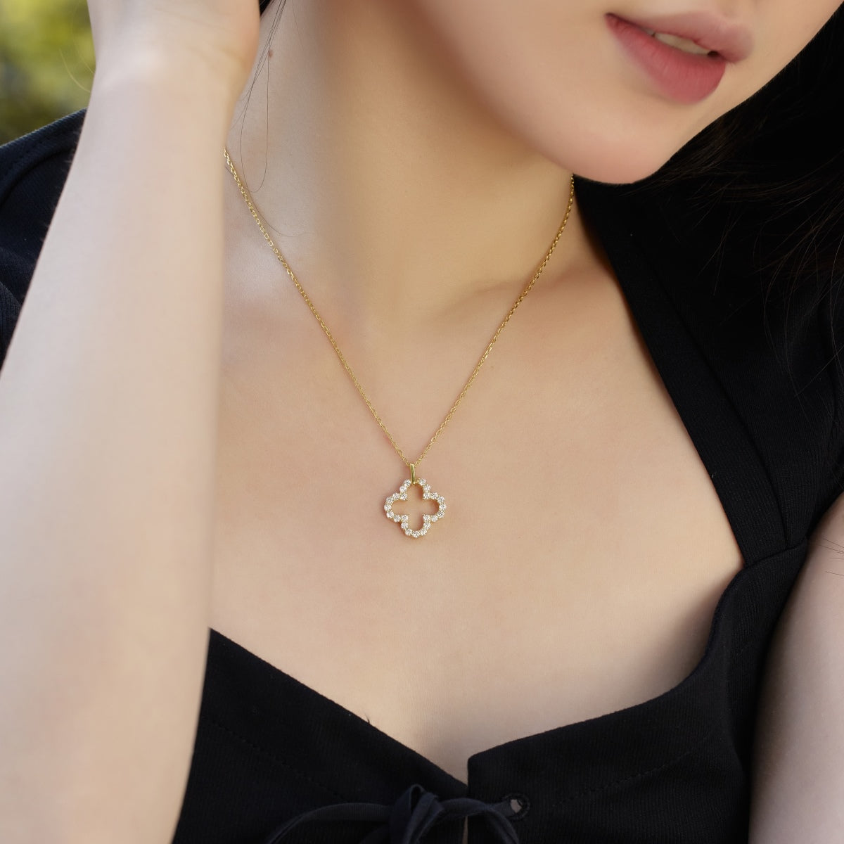 [ECHO ]Four-Leaf Clover Hollow Design Exquisite Necklace