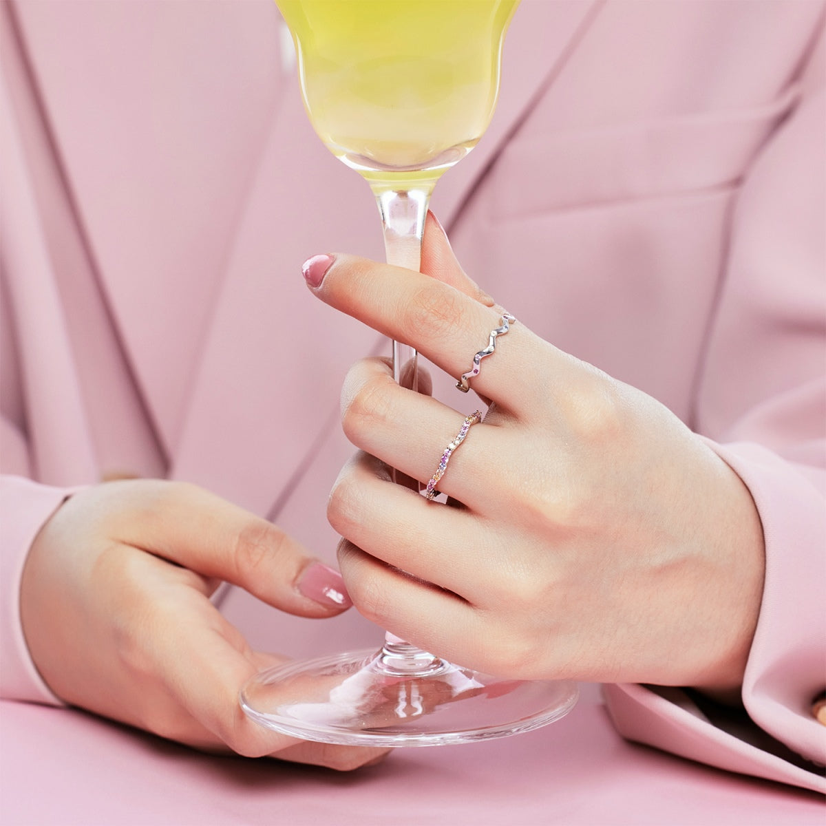 [ECHO ]Ornate Vibrant Round Cut Daily Ring