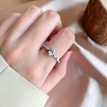 [ECHO ]0.75 Carat Luxurious Vibrant Elongated Cushion Cut Daily Ring