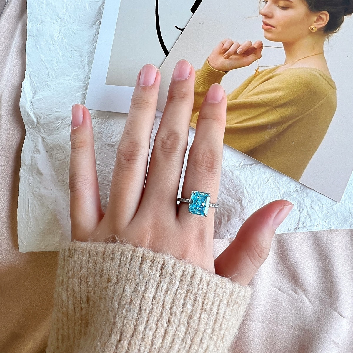 [ECHO ]4.0 Carat Luxurious Engagement Ring