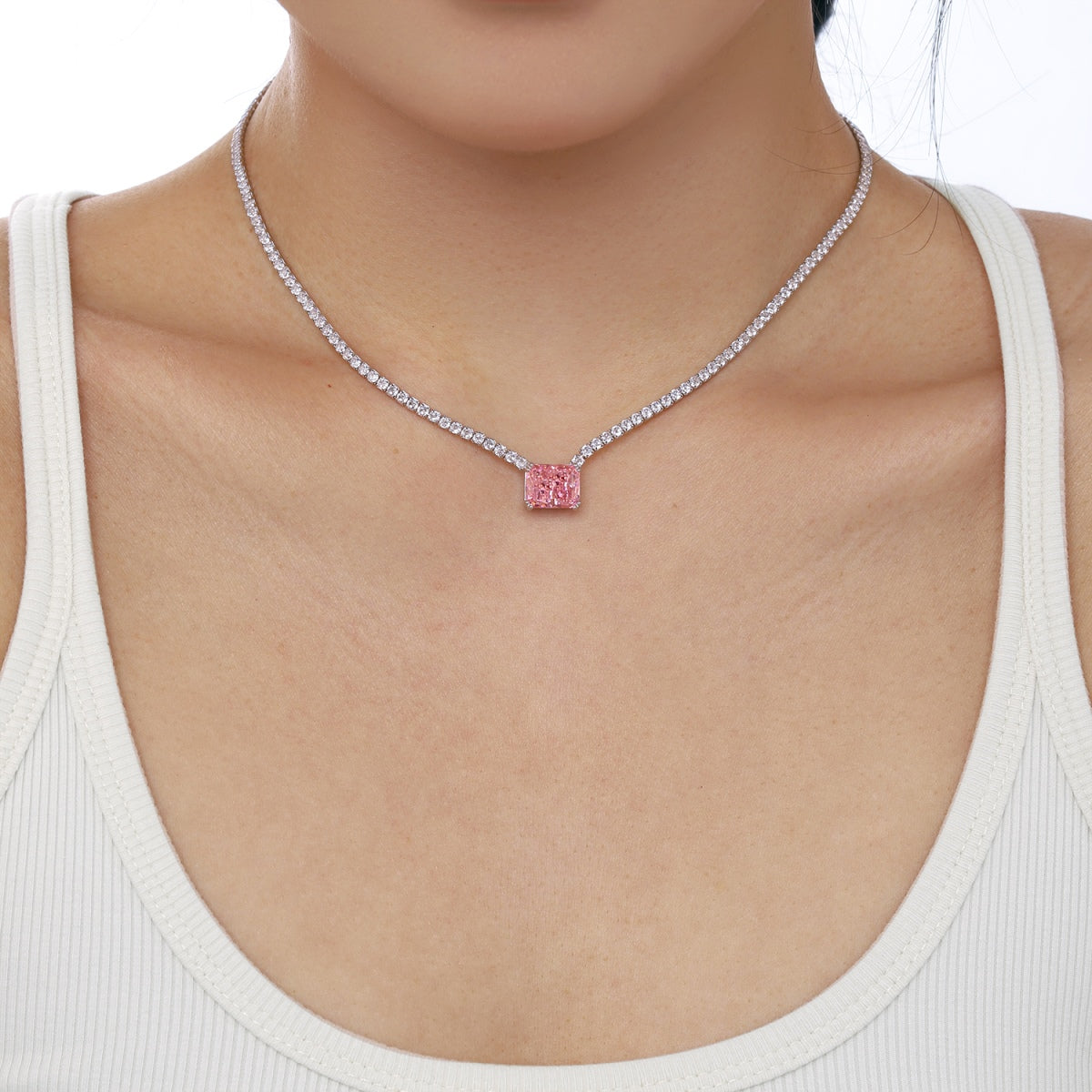 [ECHO ]4.0 Carat Elegant Radiant Cut Necklace