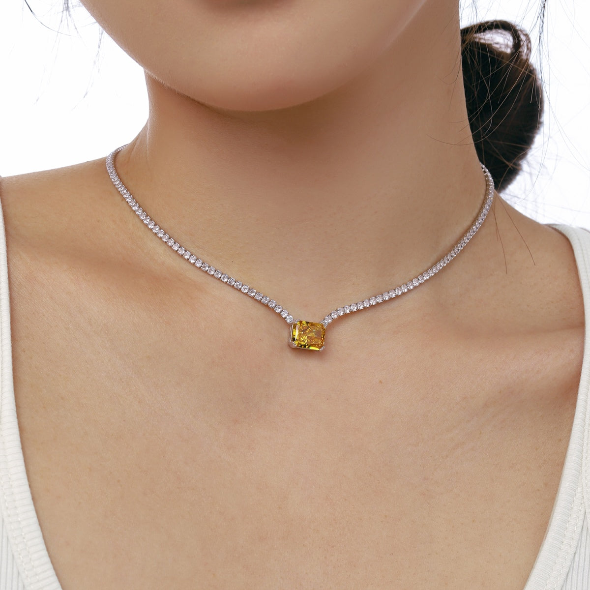 [ECHO ]4.0 Carat Elegant Radiant Cut Necklace