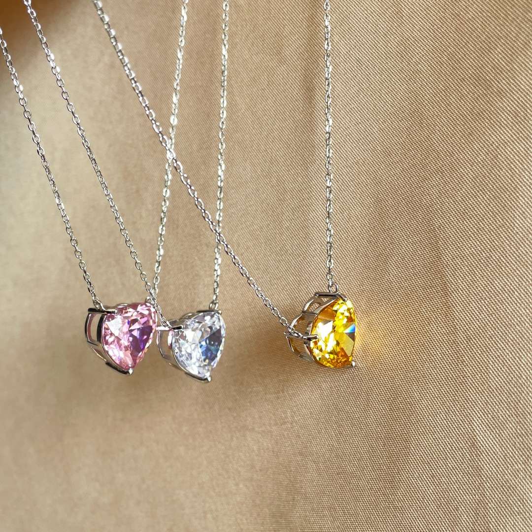 [ECHO ]6.0 carat Radiant Heart Shape Necklace