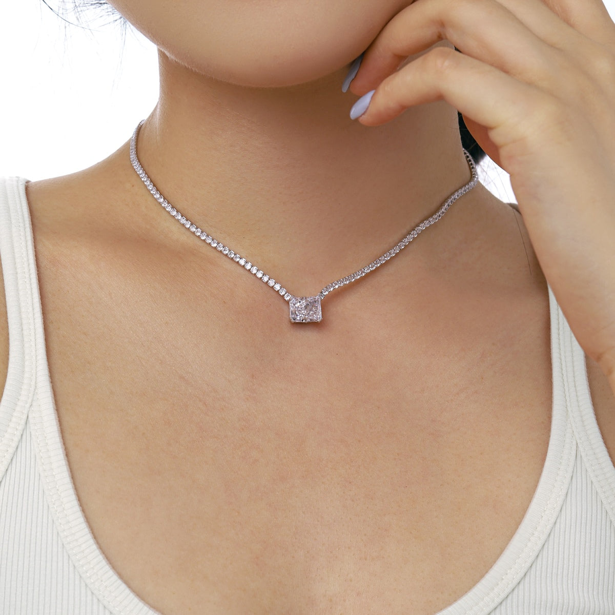 [ECHO ]4.0 Carat Elegant Radiant Cut Necklace