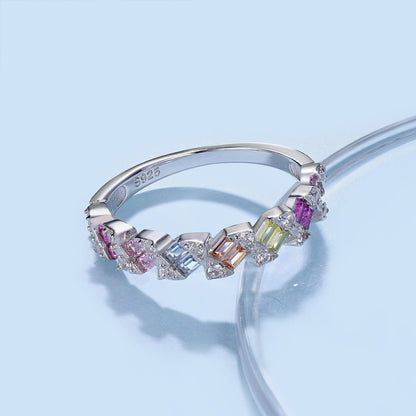 [ECHO ]Delicate Vibrant Emerald Cut Daily Ring