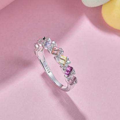 [ECHO ]Delicate Vibrant Emerald Cut Daily Ring