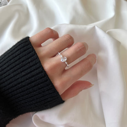 [ECHO ]0.75 Carat Luxurious Vibrant Elongated Cushion Cut Daily Ring
