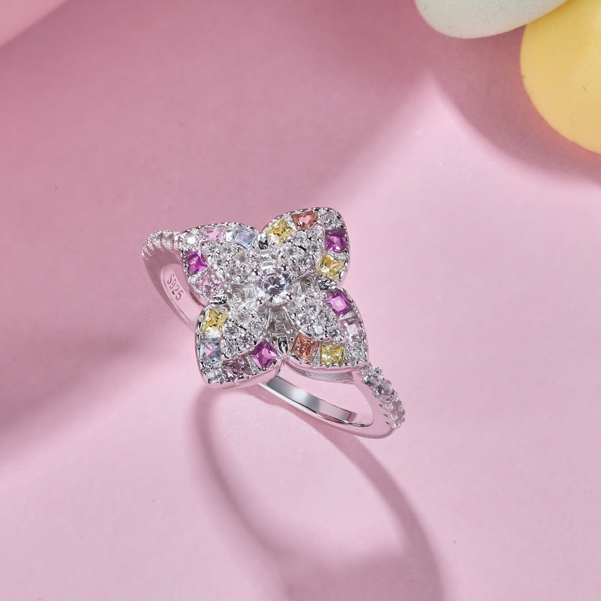 [ECHO ]Luxurious Colorful Flower Shape Banquet Ring