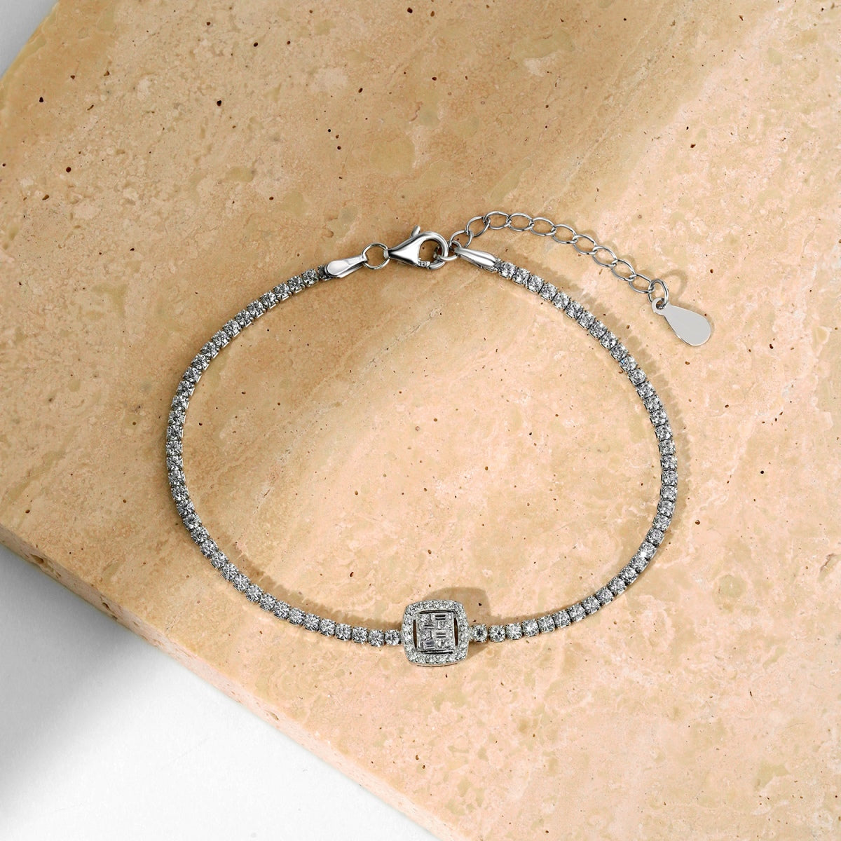 [ECHO ]Luxurious Dazzling Square Shape Banquet Bracelet