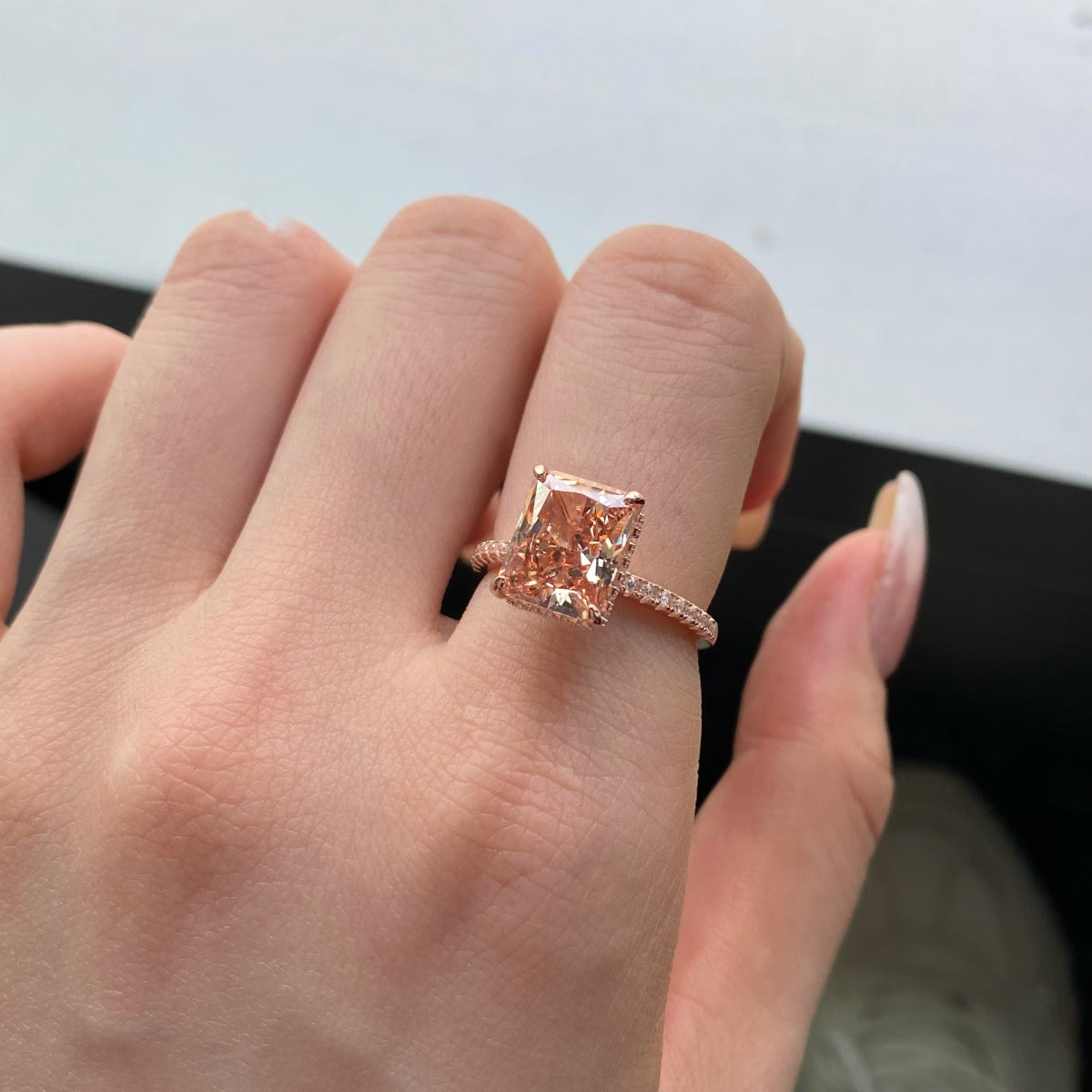 [ECHO ]4.0 Carat Luxurious Engagement Ring