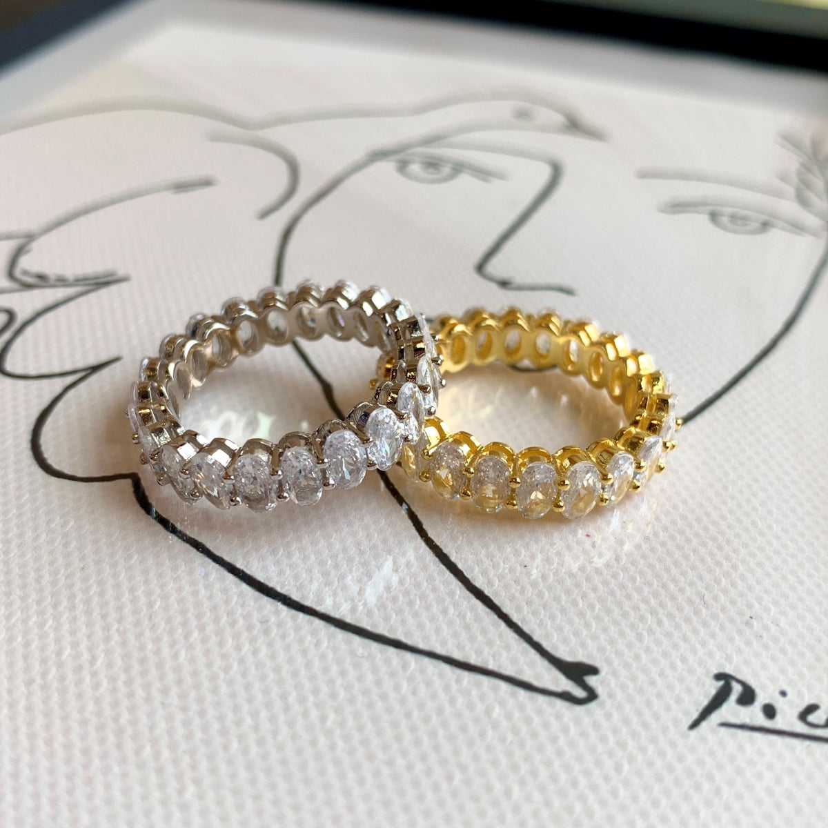[ECHO ]Ornate Oval Cut Tennis Ring