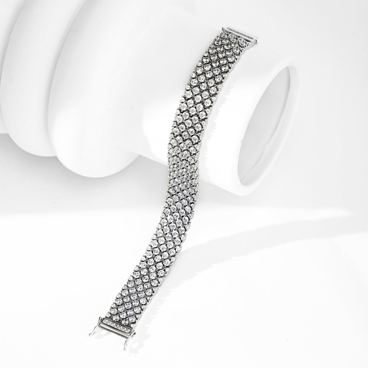 [ECHO ]Ornate Elegant Round Cut Party Bracelet