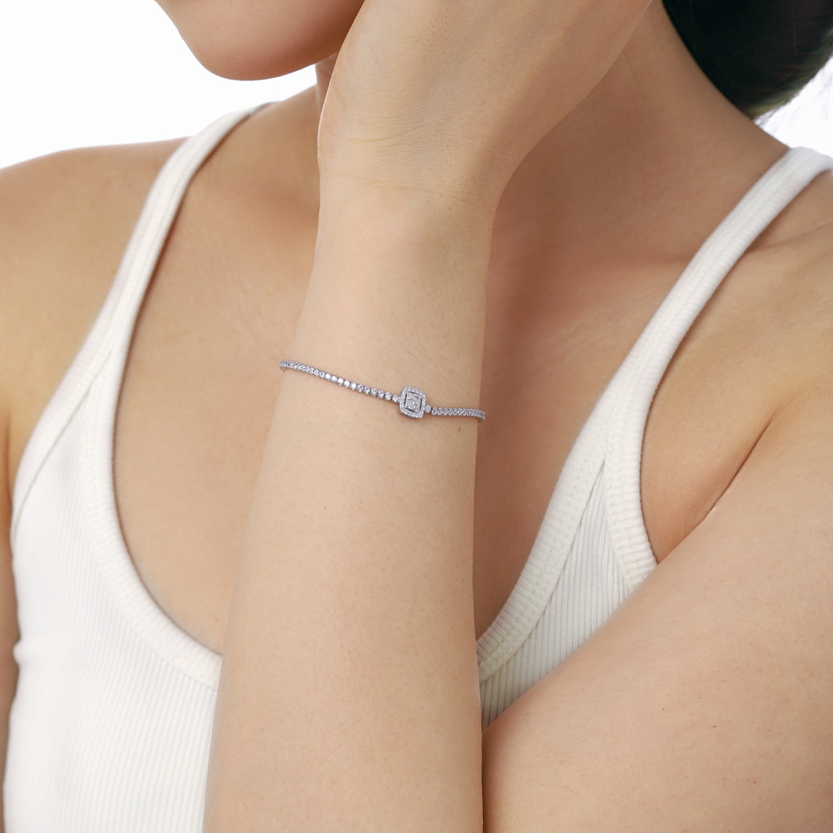 [ECHO ]Luxurious Dazzling Square Shape Banquet Bracelet