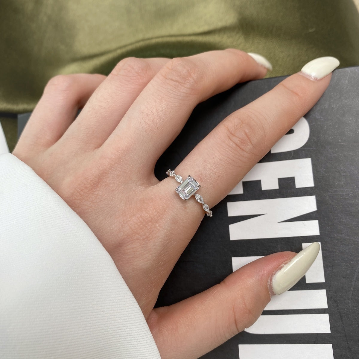 [ECHO ]1.0 Carat Dainty Resplendent Radiant Cut Daily Ring