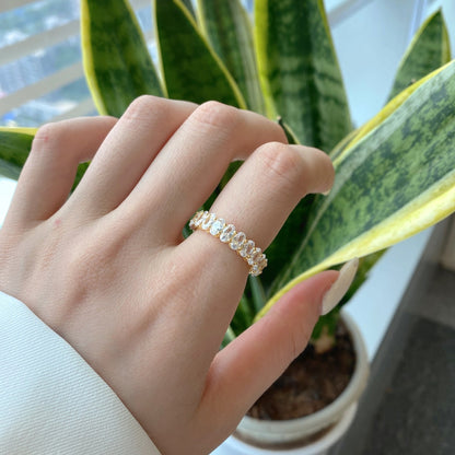 [ECHO ]Ornate Oval Cut Tennis Ring