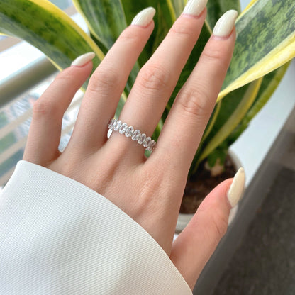 [ECHO ]Ornate Oval Cut Tennis Ring