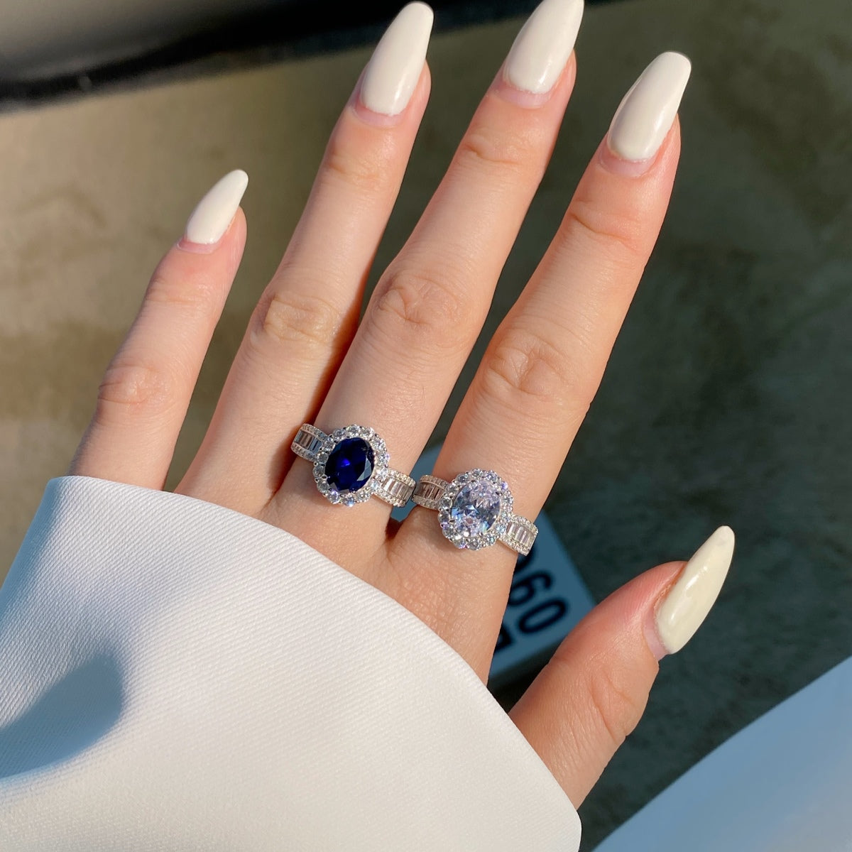 [ECHO ]1.5 Carat Dazzling Charming Oval Cut Banquet Ring