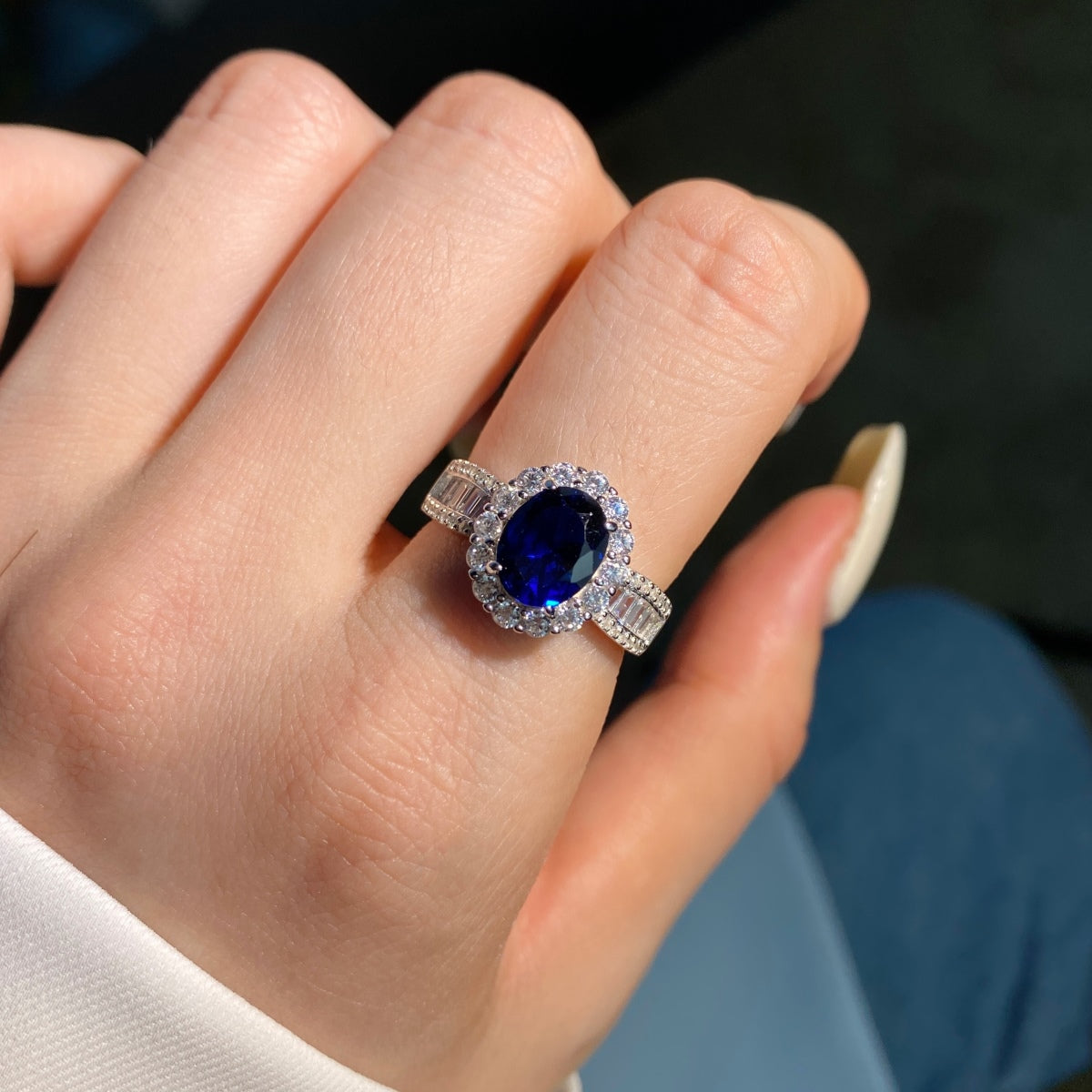 [ECHO ]1.5 Carat Dazzling Charming Oval Cut Banquet Ring