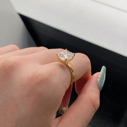 [ECHO ]4.0 Carat Ornate Enchanting Radiand Cut Banquet Ring