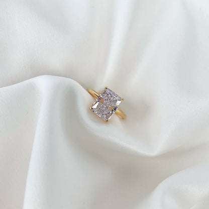 [ECHO ]4.0 Carat Ornate Enchanting Radiand Cut Banquet Ring