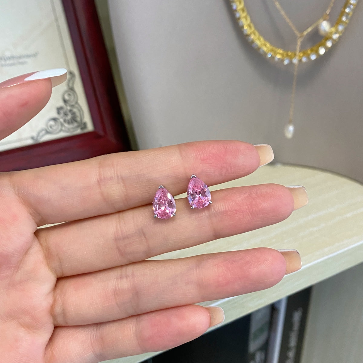 [ECHO ]Ornate Water Drop Shape Earrings