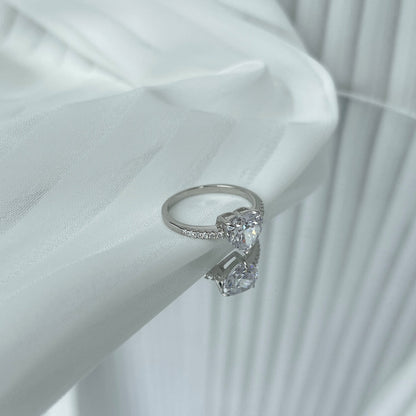 [ECHO ]2.0 Carat Dazzling Lustrous Heart Cut Lover Ring