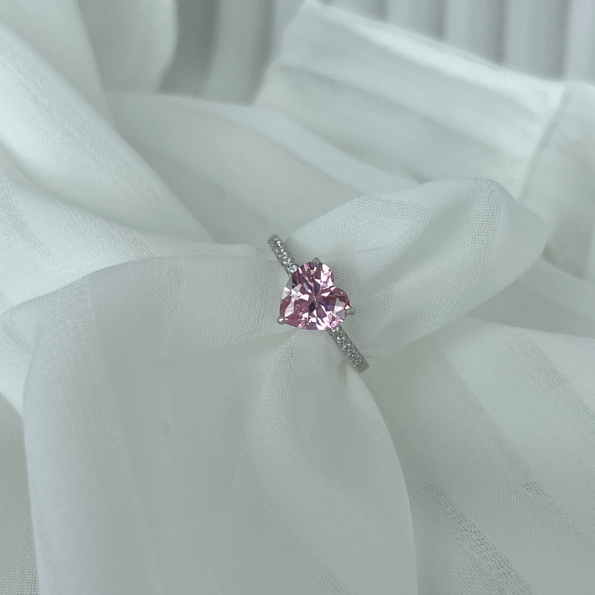 [ECHO ]2.0 Carat Dazzling Lustrous Heart Cut Lover Ring