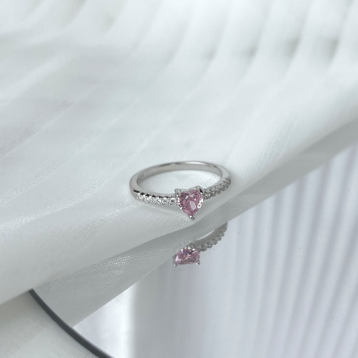 [ECHO ]0.5 Carat CaratEternity Charming Heart Shape Lover Ring