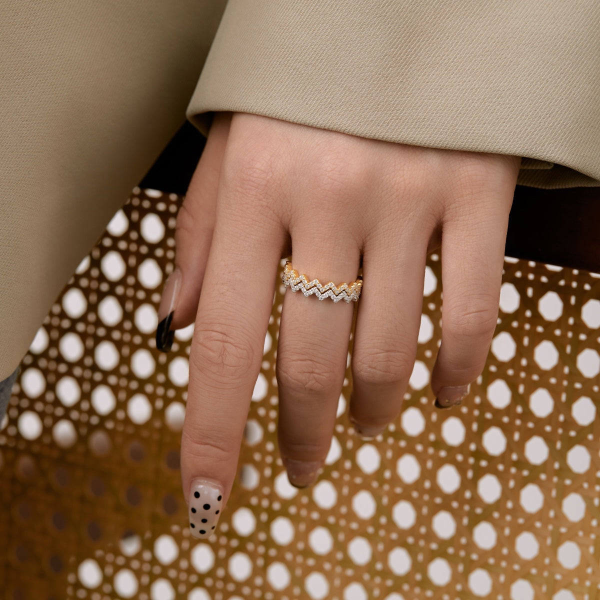 [ECHO ]Delicate Enchanting Wave Shape Daily Ring