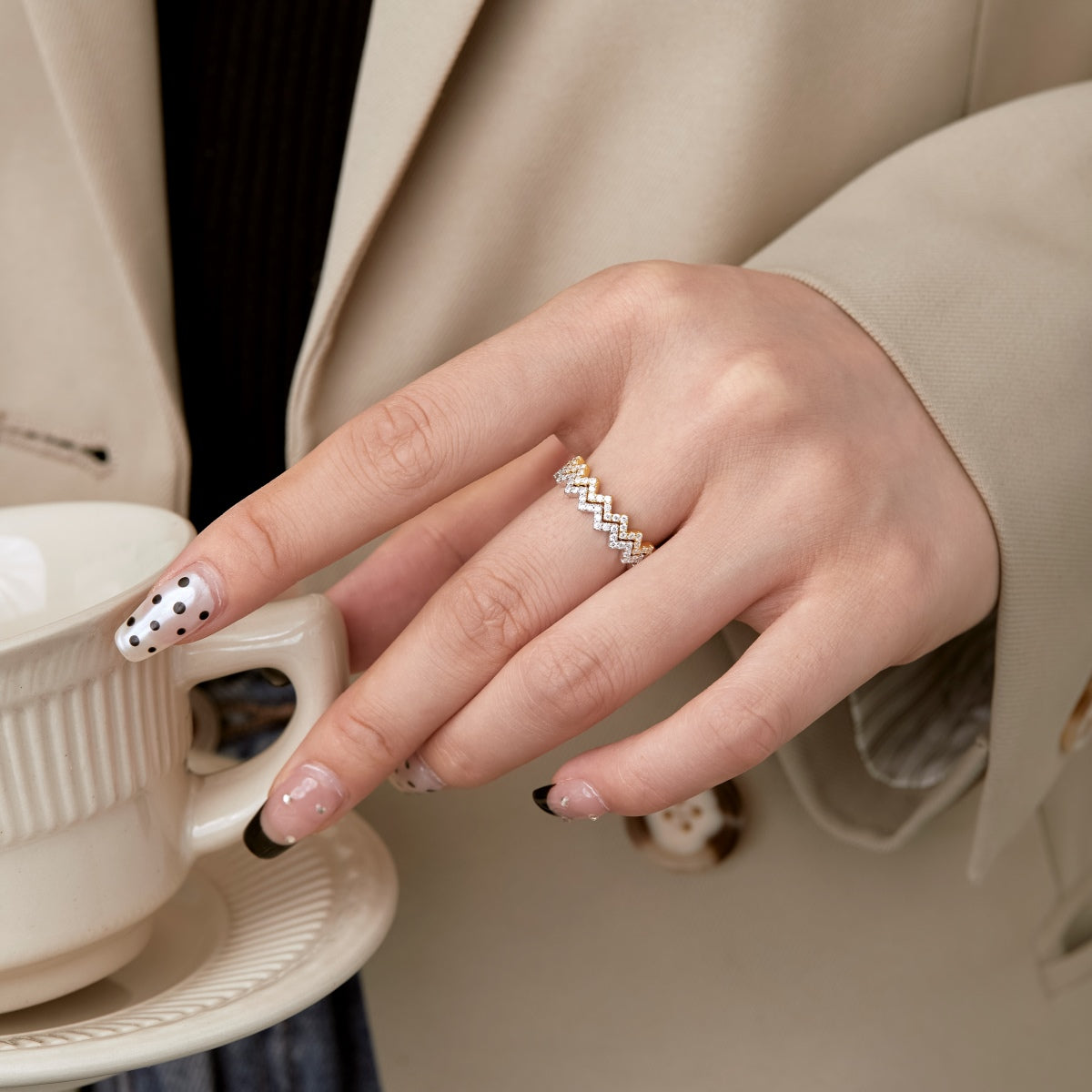 [ECHO ]Delicate Enchanting Wave Shape Daily Ring