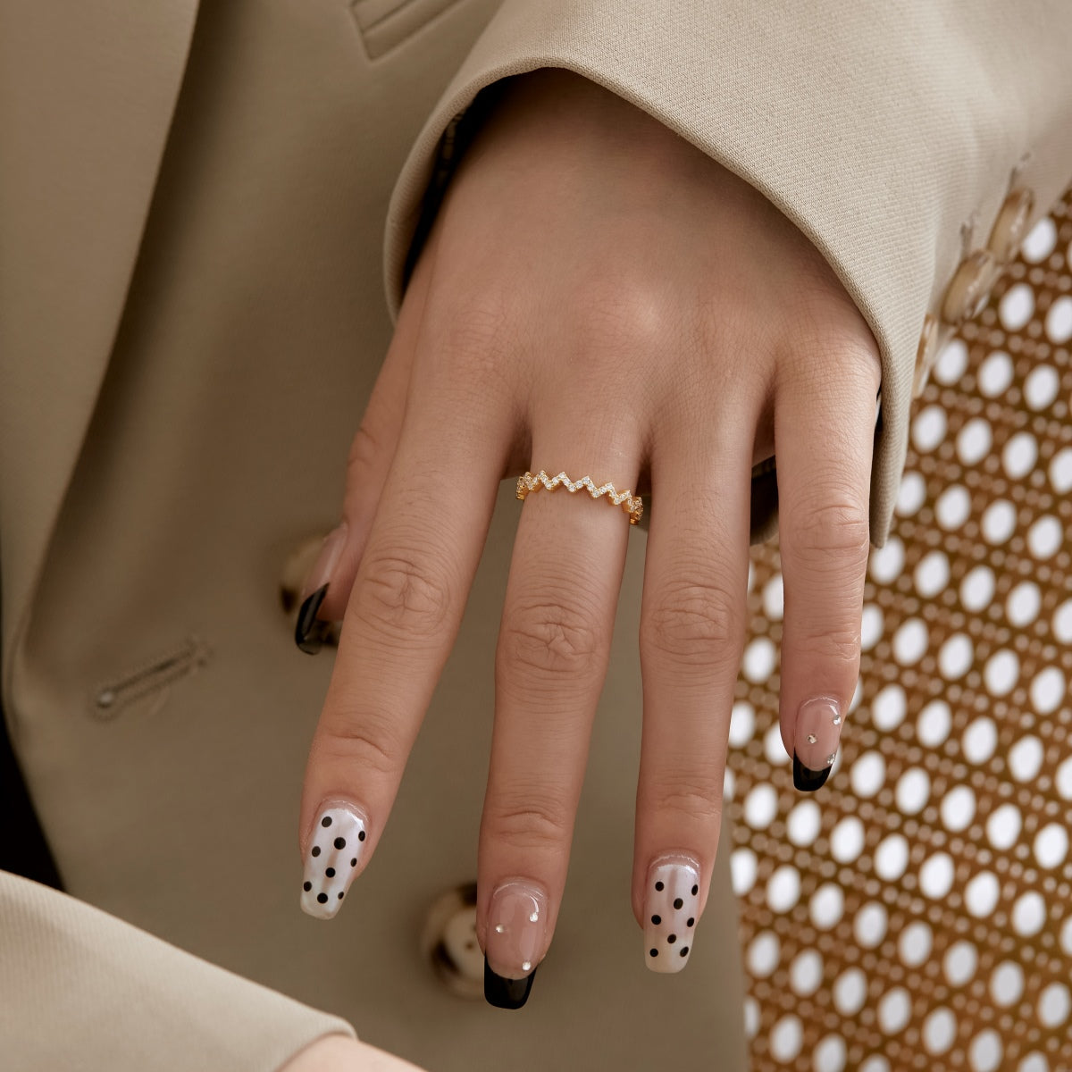 [ECHO ]Delicate Enchanting Wave Shape Daily Ring