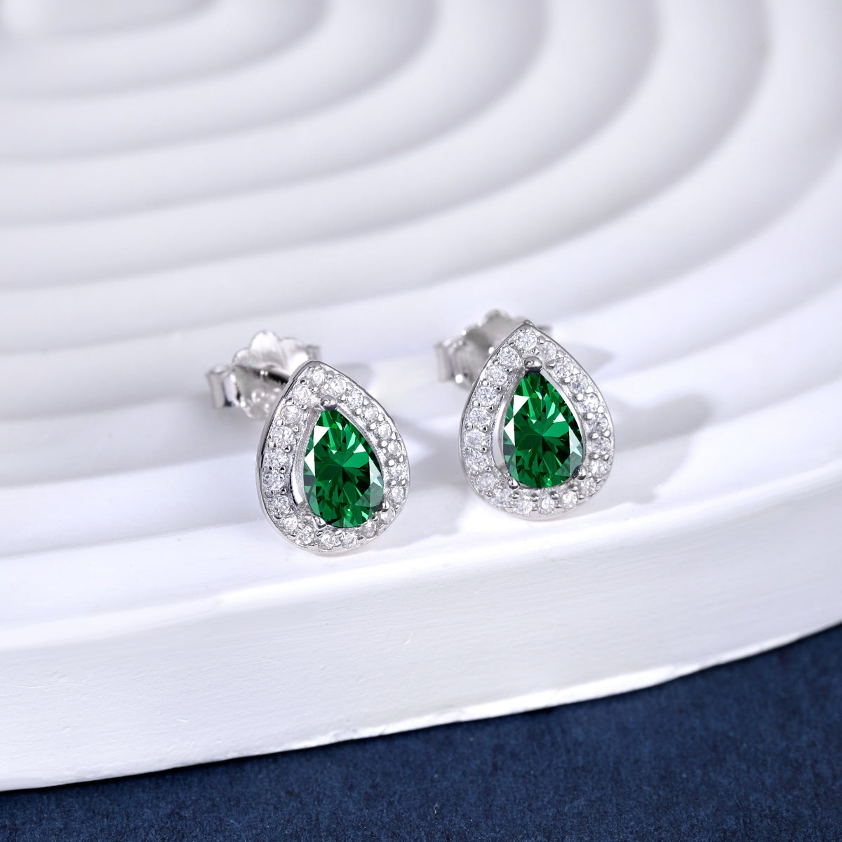 [ECHO ]Luxurious Water Drop Shape Earrings