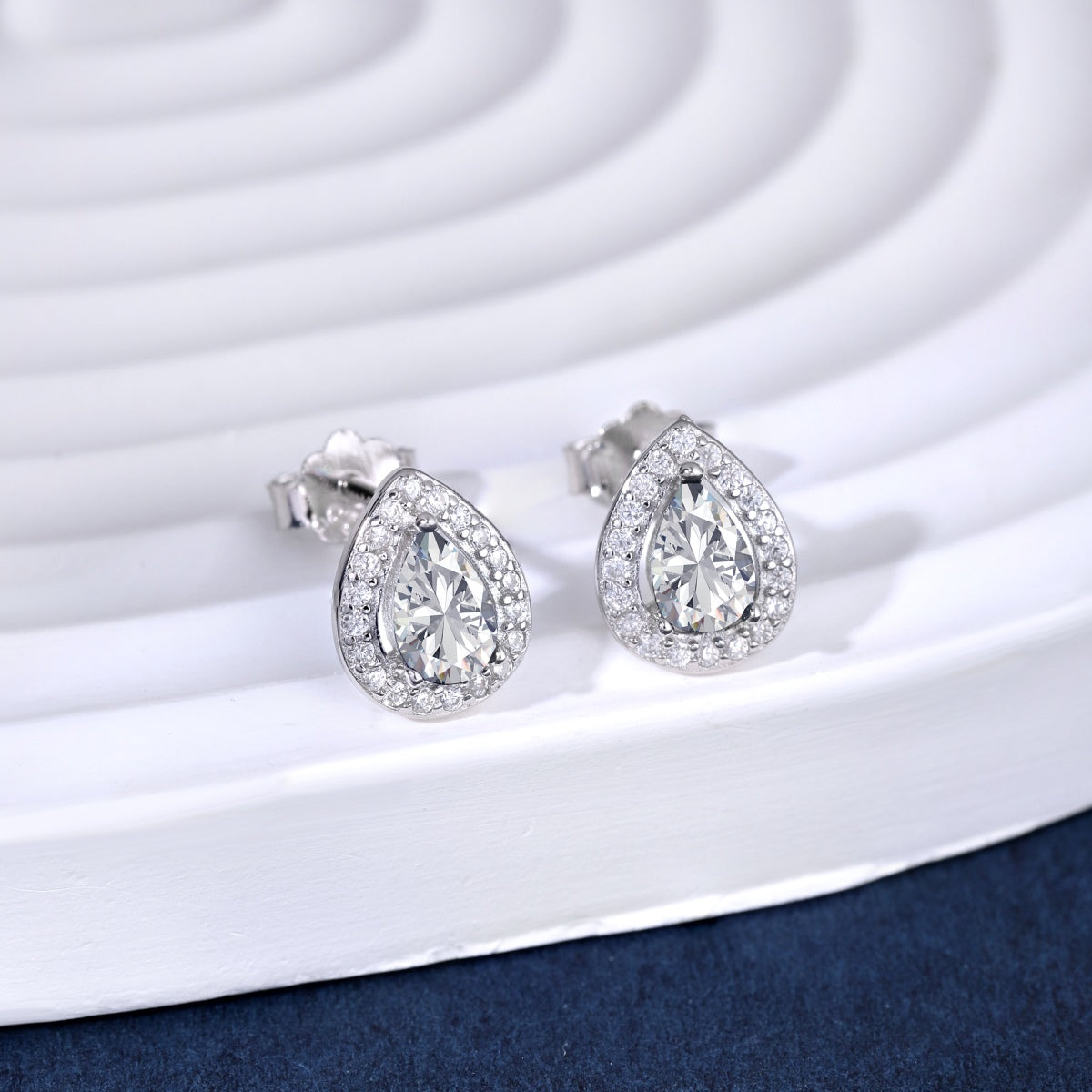 [ECHO ]Luxurious Water Drop Shape Earrings