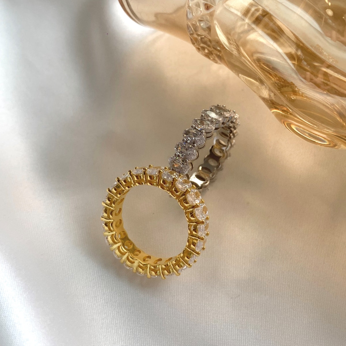 [ECHO ]Ornate Oval Cut Tennis Ring
