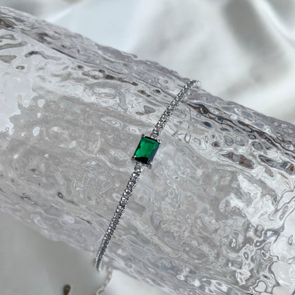 [ECHO ]1.0 Carat Unique Emerald Cut Banquet Bracelet