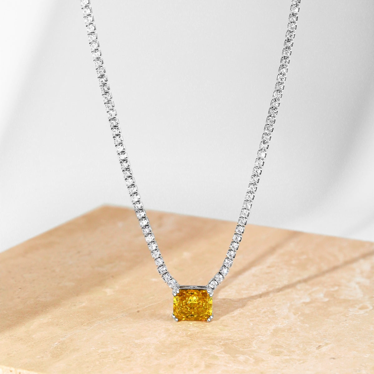[ECHO ]4.0 Carat Elegant Radiant Cut Necklace